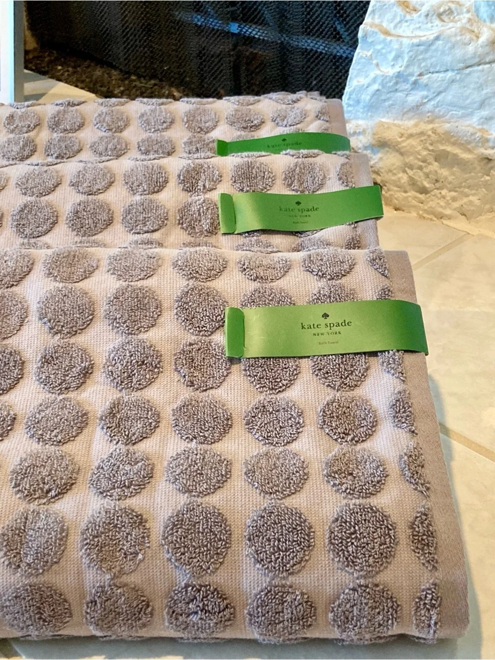 NEW kate spade New York Gray Dot Bath Towel - Set of 4